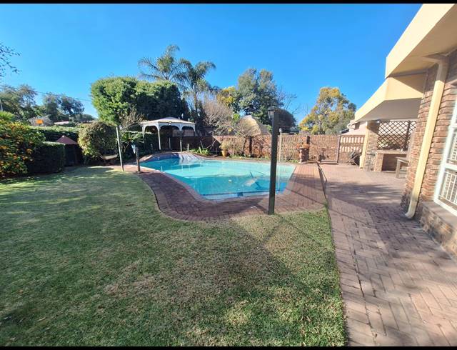 3 BEDROOM HOUSE FOR SALE IN VANDERBIJLPARK SW 2